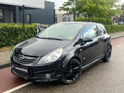 Zwart, metallic lak Occasion 2011 Opel Corsa Edition Hatchback | € 5.650 (Eerlijke prijs)
