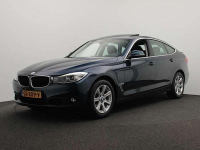 Blauw, metallic lak Gebruikt 2015 BMW 320 Gran Turismo Executive Hatchback | € 15.445 (Eerlijke prijs)