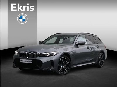Grijs Gebruikt 2024 BMW 330 Comfort Edition Stationwagen | € 46.900 (Eerlijke prijs)