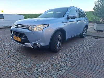 Blauw (metallic) Occasion 2015 Mitsubishi Outlander Edition SUV | € 6.900 (Goede deal)