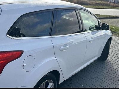 Wit Occasion 2014 Ford Focus Titanium Stationwagen | € 6.500 (Iets duurder)