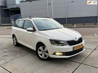 Wit (metallic) Gebruikt 2017 Skoda Fabia Drive Stationwagen | € 7.850 (Eerlijke prijs)