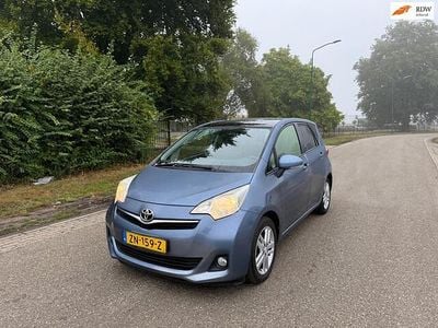 Blauw Gebruikt 2014 Toyota Verso-S MPV | € 4.500