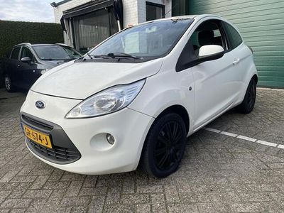 Wit (metallic) Gebruikt 2009 Ford Ka Hatchback | € 2.800 (Eerlijke prijs)
