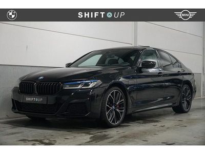 Zwart Occasion 2022 BMW 530 M Sport Sedan | € 40.940 (Duur)