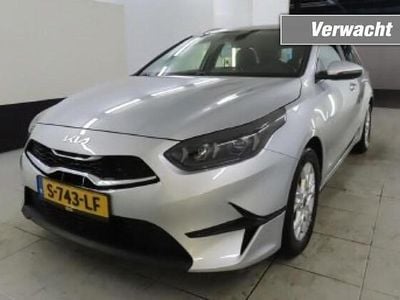 Grijs Occasion 2023 Kia Ceed Hatchback | € 19.950 (Goede deal)