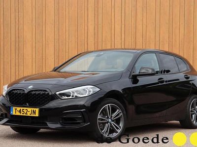 Zwart Gebruikt 2023 BMW 116 Sport Line Hatchback | € 27.940 (Duur)