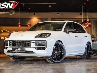 Wit (metallic) Occasion 2024 Porsche Cayenne SUV | € 104.945