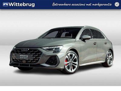 Grijs Nieuw 2025 Audi A3 Sportback Exclusive Hatchback | € 89.950
