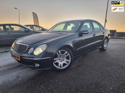tweedehands Mercedes E320 Avantgarde/automaat /leer/nap/apk 22-05-2023/rijd schakelt perfect/inruilen is mogelijk