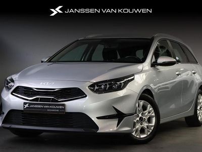 Grijs Occasion 2023 Kia Ceed Hatchback | € 22.395 (Eerlijke prijs)