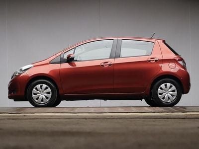 Rood Occasion 2012 Toyota Yaris Sport Hatchback | € 7.945 (Eerlijke prijs)