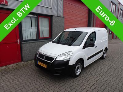 Wit Gebruikt 2018 Peugeot Partner Premium MPV | € 7.990 (Goede deal)