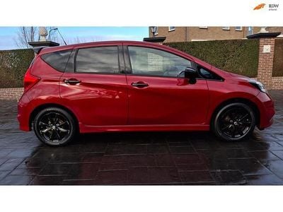Rood (metallic) Occasion 2016 Nissan Note Black Edition MPV | € 7.950 (Iets duurder)