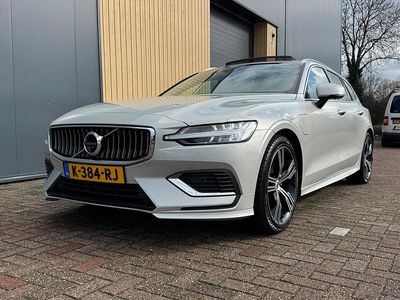 Grijs Occasion 2021 Volvo V60 Inscription Stationwagen | € 33.950 (Eerlijke prijs)