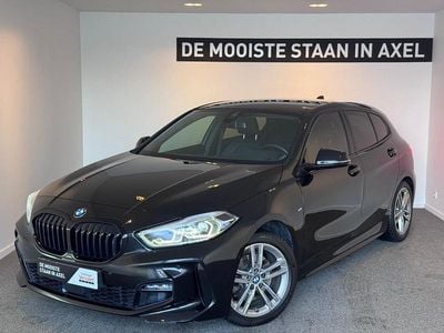 Zwart Gebruikt 2022 BMW 118 Executive Hatchback | € 19.950 (Goede deal)