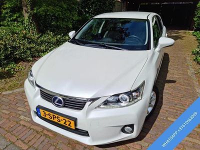 Lexus CT200h