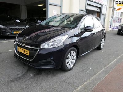 Blauw, metallic lak Gebruikt 2015 Peugeot 208 Active Hatchback | € 5.695 (Eerlijke prijs)