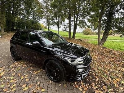 Zwart Occasion 2022 VW Tiguan SUV | € 47.500 (Goede deal)