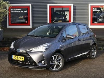 Grijs Gebruikt 2017 Toyota Yaris Premium Hatchback | € 16.400 (Eerlijke prijs)