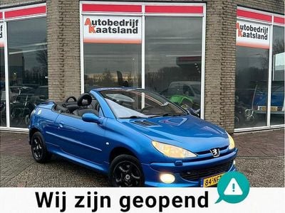 Blauw (metallic) Gebruikt 2001 Peugeot 206 CC Cabriolet | € 1.248 (Goede deal)