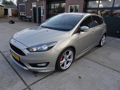 Grijs Occasion 2016 Ford Focus Titanium Hatchback | € 8.250 (Iets duurder)