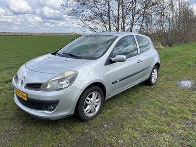 tweedehands Renault Clio 1.2-16V Dynam.Comf.