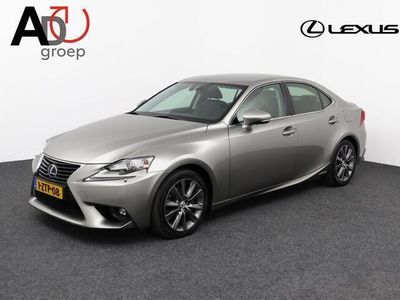 tweedehands Lexus IS300h Business Line | Dealeronderhouden | Achteruitrijcamera | 17 Inch lichtmetalen velgen