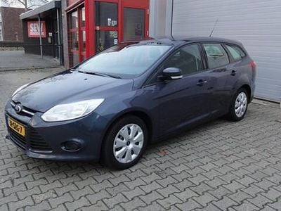Grijs Gebruikt 2012 Ford Focus Trend Sedan | € 3.950 (Super prijs)
