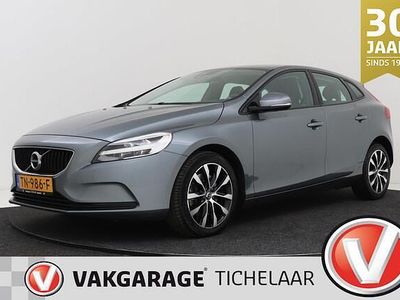 Grijs (metallic) Occasion 2018 Volvo V40 Dynamic Hatchback | € 14.899 (Eerlijke prijs)