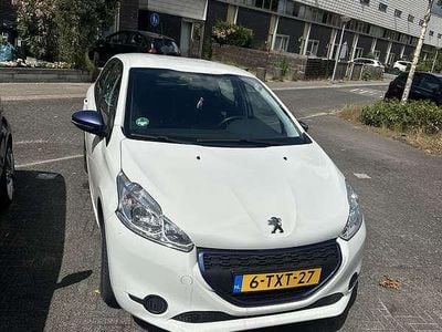 Wit Gebruikt 2014 Peugeot 208 Hatchback | € 3.200 (Goede deal)