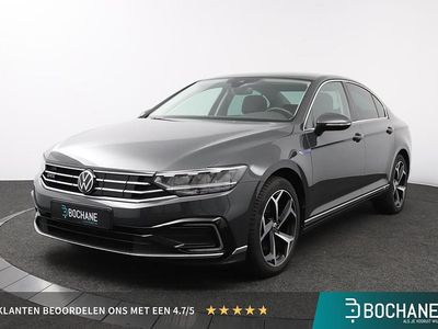 Grijs Gebruikt 2021 VW Passat Business Sedan | € 22.595 (Goede deal)