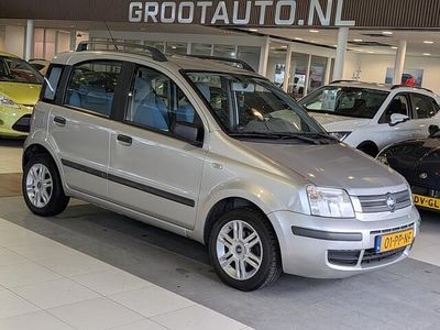 Grijs Occasion 2004 Fiat Panda Emotion Hatchback | € 3.444 (Duur)