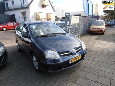 Nissan Almera Tino