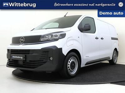 Wit Nieuw 2025 Opel Vivaro-e Combi Van | € 30.925 (Goede deal)