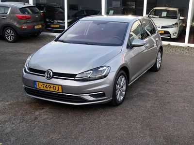 Grijs (metallic) Gebruikt 2018 VW Golf VII Comfortline Hatchback | € 15.950 (Eerlijke prijs)