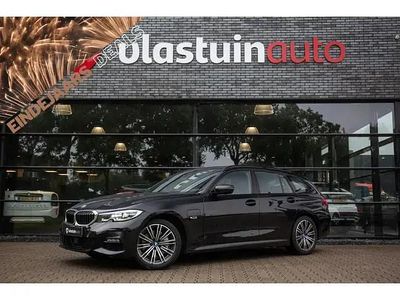 Zwart Gebruikt 2022 BMW 330e Executive Stationwagen | € 29.800 (Super prijs)
