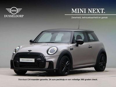 Grijs Occasion 2021 Mini John Cooper Works Hatchback | € 26.750 (Eerlijke prijs)