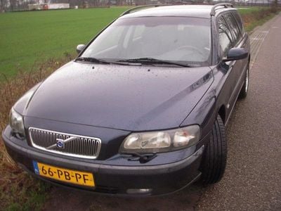 Blauw (metallic) Gebruikt 2004 Volvo V70 Stationwagen | € 3.950 (Eerlijke prijs)