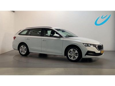 Wit Occasion 2022 Skoda Octavia Business Line Stationwagen | € 18.650 (Goede deal)