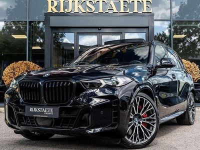 Blauw, metallic lak Gebruikt 2024 BMW X5 M Sport SUV | € 97.900 (Eerlijke prijs)