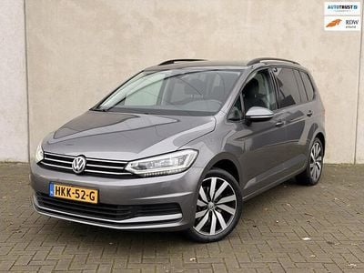 Grijs Occasion 2016 VW Touran Highline MPV | € 21.849 (Eerlijke prijs)