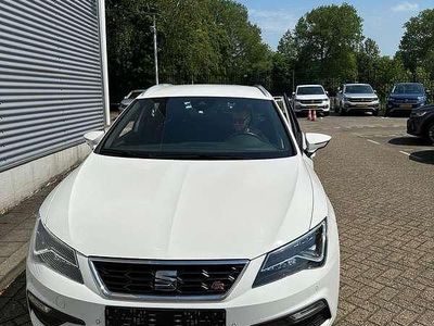 Wit Occasion 2018 Seat Leon FR Stationwagen | € 20.000 (Iets duurder)
