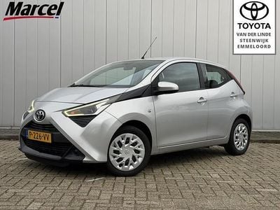 Grijs (metallic) Gebruikt 2021 Toyota Aygo X-play Hatchback | € 11.300 (Eerlijke prijs)