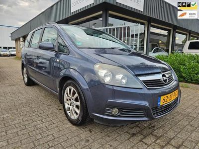 Grijs Gebruikt 2008 Opel Zafira MPV | € 1.995 (Eerlijke prijs)