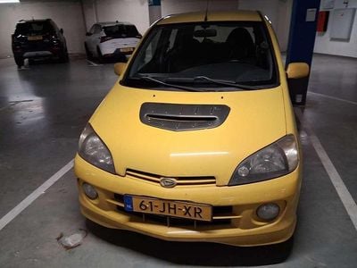 Geel Gebruikt 2002 Daihatsu YRV MPV | € 1.250