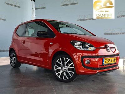 Rood Gebruikt 2014 VW up! Groove Hatchback | € 7.250 (Iets duurder)