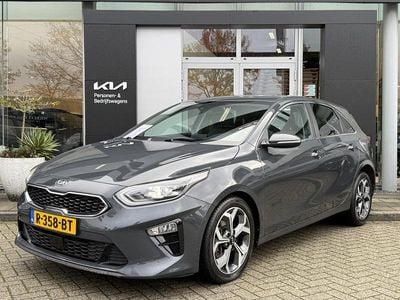 Grijs Gebruikt 2018 Kia Ceed Hatchback | € 17.950 (Eerlijke prijs)