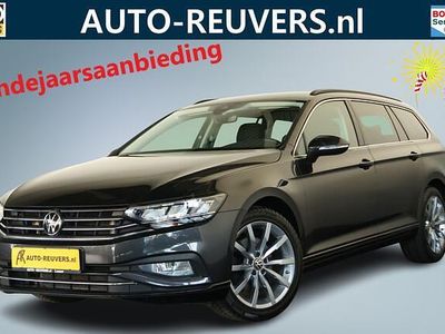 Grijs Gebruikt 2023 VW Passat Business Stationwagen | € 23.900 (Goede deal)