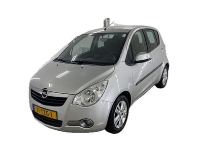 Grijs (metallic) Gebruikt 2012 Opel Agila Edition Hatchback | € 5.495 (Eerlijke prijs)